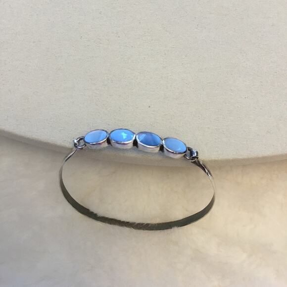 Shopeunoia Boutique Jewelry - Silver Blue Stones Bracelet